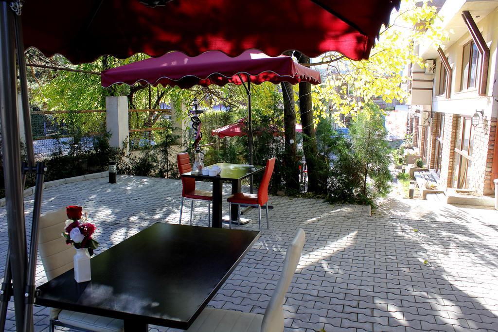 Roses Garden Hotel Tbilisi Ngoại thất bức ảnh