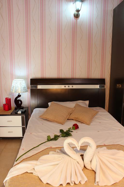 Roses Garden Hotel Tbilisi Phòng bức ảnh