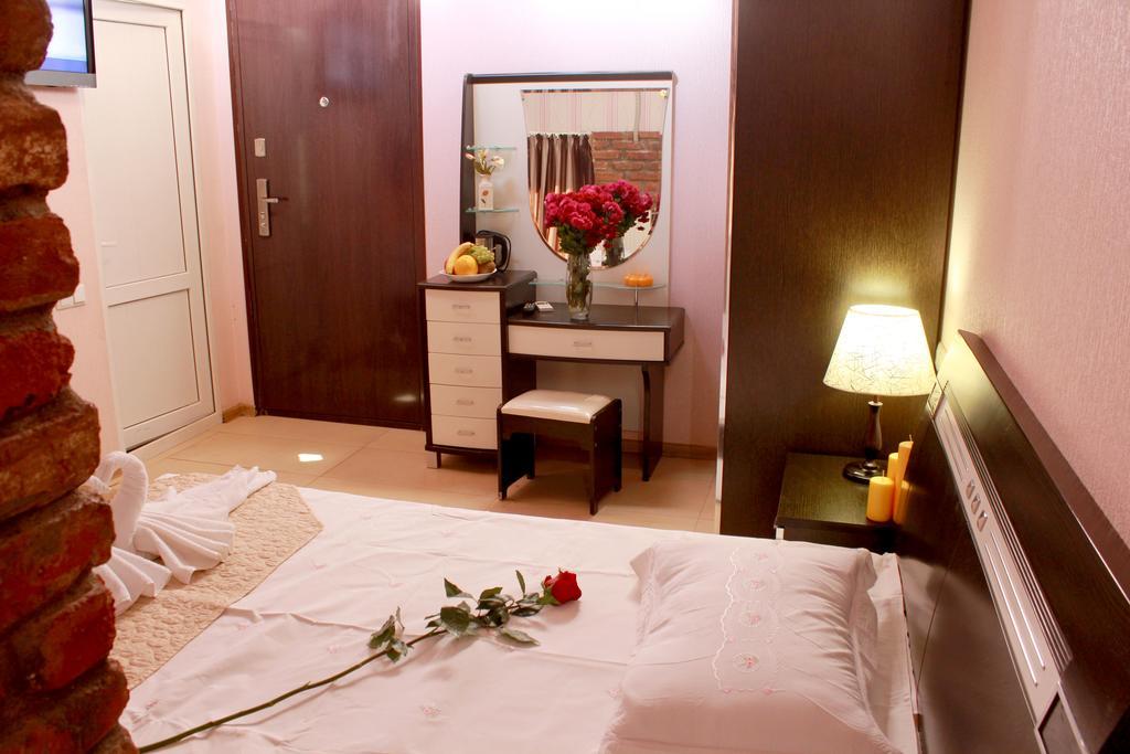 Roses Garden Hotel Tbilisi Phòng bức ảnh